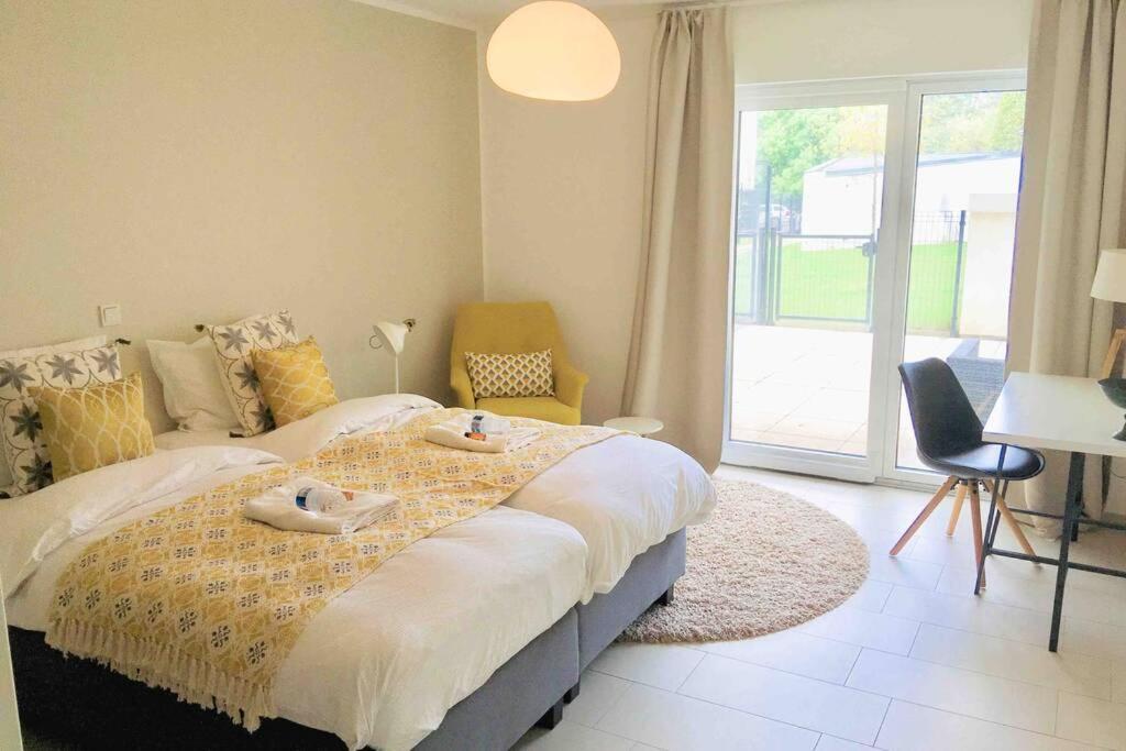 Large Family Retro Flat In City Center- Large Terrace & Garden View, Free Parking Luxembourg Luaran gambar